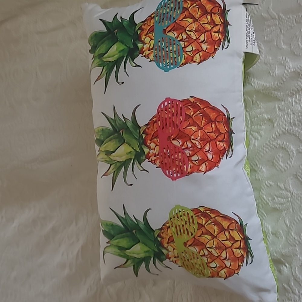 Stratford outdoor pillow